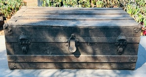 lot 40 image: Antique Flat-Top Steamer Trunk