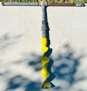 lot 47 image: Vintage 27 12 Hand Auger