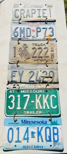 lot 71 image: Wall-Hanging Collection of 6 Vintage License Plates