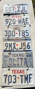 lot 75 image: Wall-Hanging Collection of 6 Vintage License Plates