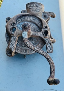 lot 79 image: Antique Cast Iron Black Hawk Corn Sheller Model 1903A