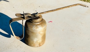 lot 93 image: Vintage Craftsman Thimb Pump Oil CanOiler