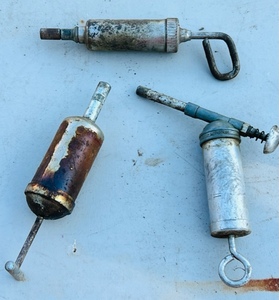 lot 94 image: Vintage 1960s &amp 1970s Sears Utility Grease Gun, Lincoln Lubrigun Model 5947 Grease Gun, &amp 1930s Alemite LubricatorGrease Gun