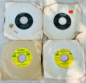 lot 134 image: Two Calling Fox, Wolves, and Cats &amp Two Traho Bowen Weems and Travis Hobbs 45 Records