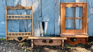 lot 151 image: Three Vintage Heart-Themed Wall Hanging Shelves