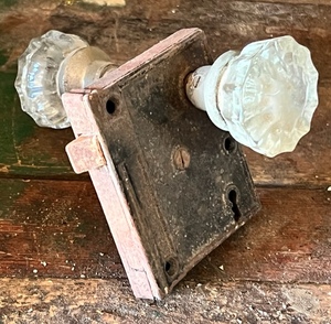 lot 179 image: AntiqueVintage Lock Set W Clear Glass Door Knobs