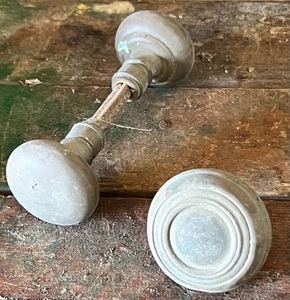 lot 187 image: Three AntiqueVintage Brass Door Knobs