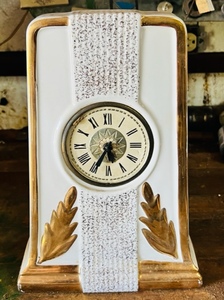 lot 194 image: 1950 La Mienx Hand-Decorated in 22kt Gold Clock