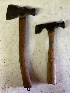 lot 212 image: AntiqueVintage Hyde No. 09068 Sheetrock Hammer &amp Hatchet