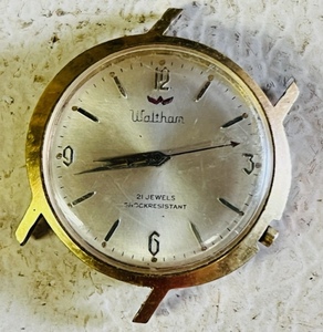 lot 234 image: Vintage 1960s Waltham 21 Jewels Gold Clad Mens Watch- No Band