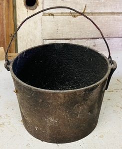 lot 251 image: AntiqueVintage Cast Iron BucketPail