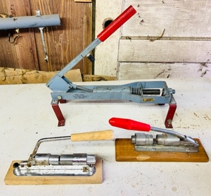 lot 260 image: Three Vintage Nutcrackers - Including Kwik Krack Nutcracker