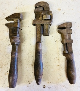 lot 274 image: Three Antique Pipe Wrenches - Including Walworth and Bemis &amp Call