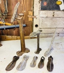 lot 282 image: Antique Eight Piece Cobbler Tools