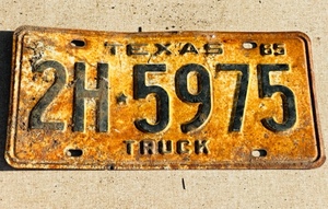 lot 289 image: Vintage 1965 Texas Truck License Plate