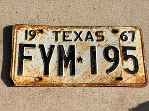 lot 293 image: Vintage 1967 Texas License Plate