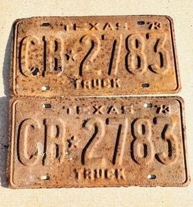 lot 305 image: Matching Front & Back 1973 Texas Truck License Plates