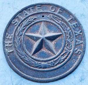 lot 334 image: Vintage State of Texas Cast Iron Plaque