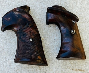 lot 386 image: Two Vintage Pair Of Pistol Grips - One Franzite