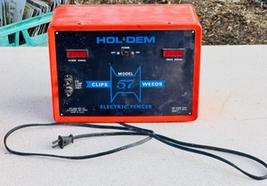 lot 392 image: Hol-Dem Model 57 Electric Fencer