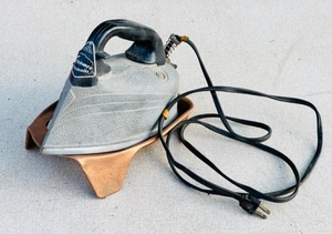 lot 394 image: Vintage 1930s Steem Electric Iron WCopper Stand