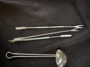 lot 386 image: 2 SMALL LADELS & 3 SMALL SUCKET FORKS