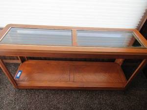 lot 20 image: Hall entry table with glass top 2 piece Tan wood 255416