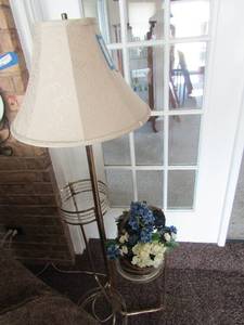 lot 27 image: 3 tier gold plant table light with shade 54 tall