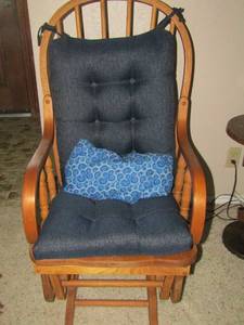 lot 37 image: Oak vintage rocking chair glider 412021 with bottom back cushion