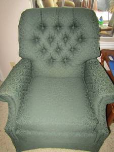 lot 41 image: 2 Dark Green Swivel rocking chairs by LAZY BOY - great condition