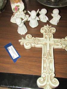 lot 74 image: Elements cross 1311 hangs on wall, 4 gifts ceramic angels