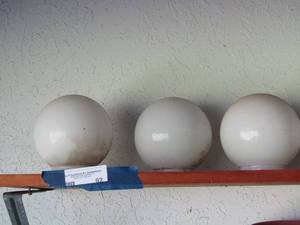 lot 92 image: 6 white light covers glass