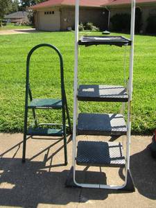 lot 99 image: Costco 3 step foldable ladder & green 2 step, step stool