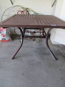 lot 100 image: outdoor metal square table no chairs   294242