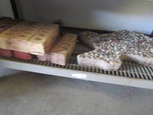 lot 109 image: Texas shape stone art for outside dcor 23 22 12, multiple red bricks