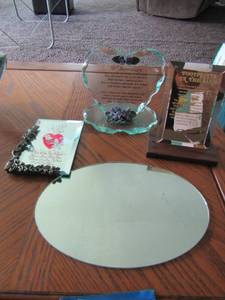 lot 144 image: I love you glass photo on stand, foot prints in the sand glass photo on stand, 50th anniversary heart stand
