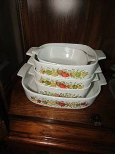 lot 160 image: VINTAGE CORNINGWARE SPICE OF LIFE  LE ROAIMAIN  Set of 5  dishes with lids,   X$$$