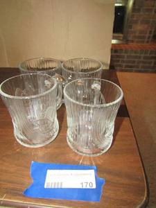 lot 170 image: Handled clear glass cooffee cups with leaf print qty4