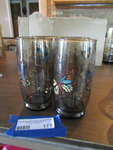 lot 171 image: tea glasses with butterfly print qty4