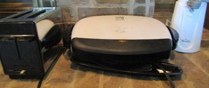 lot 183 image: Toastmaster toaster, lean mean fat machine with grease trap and spatula, rival can opener