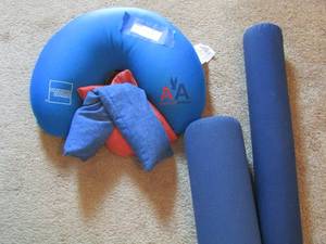 lot 214 image: head rest flight pillows
