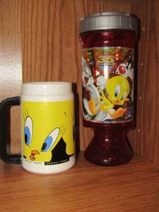 lot 262 image: Various   TWEETY drinking cups qty4