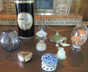 lot 310 image: Black vase from oriental trading co., blue star vase, grandma trinket heart, blue flower trinket