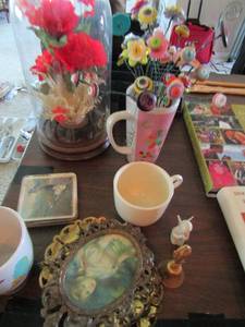 lot 317 image: mail filers, civer rose, coffee mugs and more