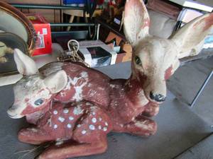 lot 342 image: adult and baby deer yard dcor