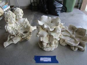 lot 343 image: 3 angel ceramic yard dcor
