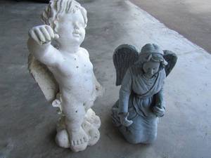 lot 345 image: praying angel yard art, Angel dcor