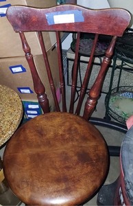 lot 14 image: Dark wood ball on  claw foot piano seat swivels  35 x 15