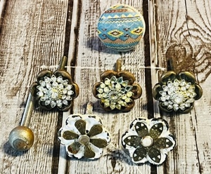 lot 58 image: Seven AntiqueVintage Drawer Pulls