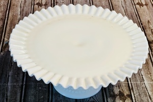 lot 13 image: Vintage Fenton Milk Glass Hobnail 13 Ruffled Pedestal Cake Stand